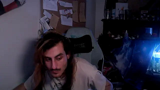 Snapshot of twink69Finger chatting on 10/12/25, 01:21 twink69Finger online show from 10/12/25, 01:21