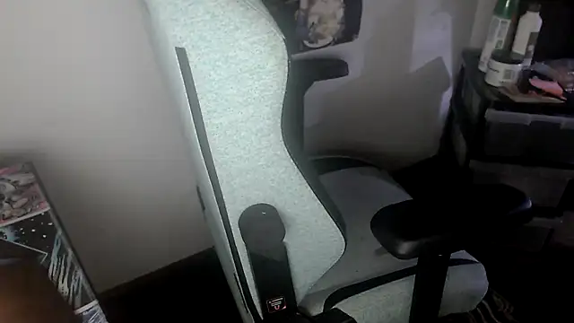 Snapshot of twink69Finger chatting on 10/16/25, 07:42 twink69Finger online show from 10/16/25, 07:42