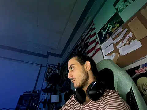 Snapshot of twink69Finger chatting on 10/29/25, 12:07 twink69Finger online show from 10/29/25, 12:07