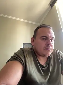 Snapshot of Gusta_bi chatting on 03/10/25, 07:29 Gusta bi online show from 03/10/25, 07:29