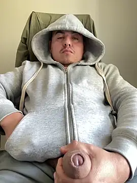 Snapshot of Gusta_bi chatting on 03/23/26, 03:05 Gusta bi online show from 03/23/26, 03:05