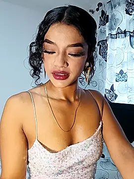 Snapshot of Aphrodite-777 chatting on 03/21/25, 02:07 Aphrodite-777 online show from 03/21/25, 02:07