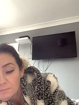 GoldenSquirter online show from 11/25/25, 12:27