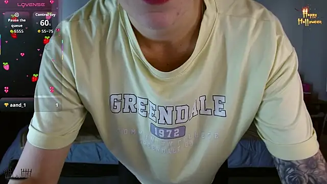 mia velvet1 online show from 10/31/25, 12:28