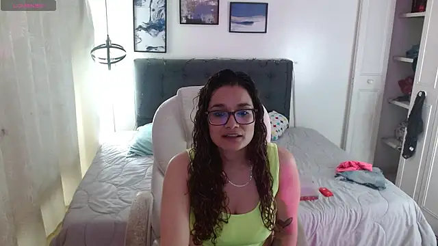 Rose Thompson1 online show from 11/30/25, 01:48