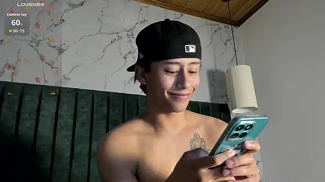 Snapshot of labrinthteasing chatting on 09/18/25, 10:34 labrinthteasing online show from 09/18/25, 10:34