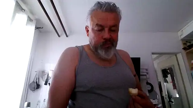 Snapshot of Berg_Boy chatting on 02/01/26, 08:13 Berg Boy online show from 02/01/26, 08:13