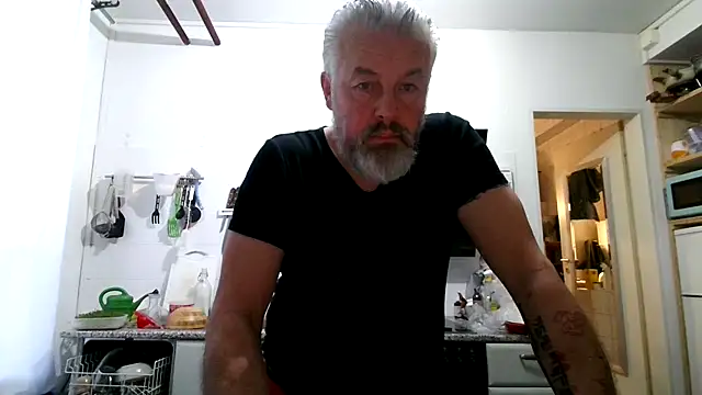 Snapshot of Berg_Boy chatting on 02/23/26, 06:33 Berg Boy online show from 02/23/26, 06:33