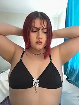 Ivelleee  online show from 10/02/25, 09:00