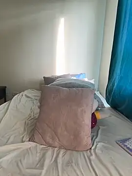 Ivelleee  online show from 10/04/25, 09:35