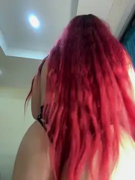 Ivelleee  online show from 10/19/25, 12:00