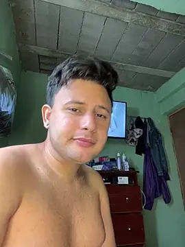 Snapshot of Mr_brian03 chatting on 11/07/25, 05:02 Mr brian03 online show from 11/07/25, 05:02