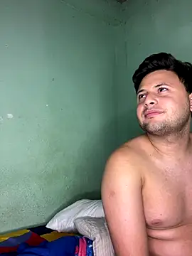 Snapshot of Mr_brian03 chatting on 11/15/25, 03:37 Mr brian03 online show from 11/15/25, 03:37