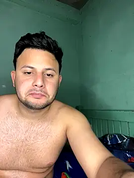 Snapshot of Mr_brian03 chatting on 11/29/25, 04:04 Mr brian03 online show from 11/29/25, 04:04