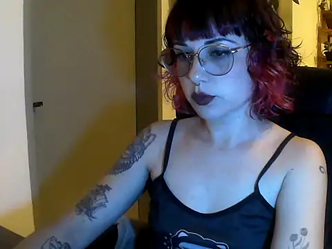 Snapshot of Acid_Girl_Ofc chatting on 10/16/25, 03:18 Acid Girl Ofc online show from 10/16/25, 03:18