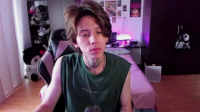 Snapshot of xIce_Boy chatting on 03/06/26, 02:13 xIce Boy online show from 03/06/26, 02:13