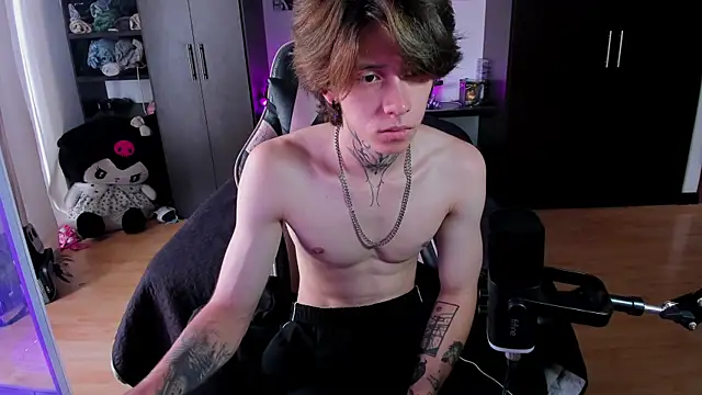 Snapshot of xIce_Boy chatting on 04/01/26, 04:59 xIce Boy online show from 04/01/26, 04:59