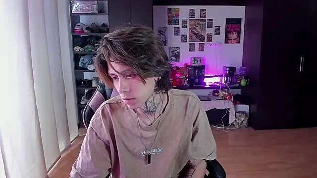 Snapshot of xIce_Boy chatting on 04/17/26, 08:34 xIce Boy online show from 04/17/26, 08:34