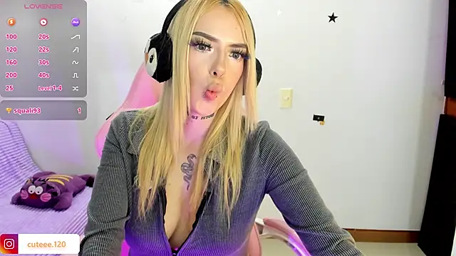 Snapshot of Emma_cute11 chatting on 04/01/26, 09:34 Emma cute11 online show from 04/01/26, 09:34