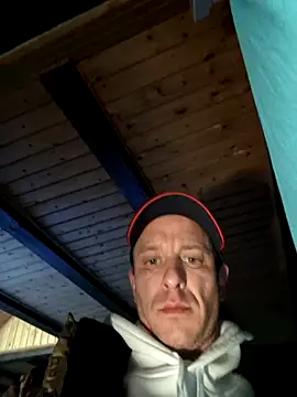 Snapshot of svenpfeifer chatting on 03/19/25, 10:33 svenpfeifer online show from 03/19/25, 10:33