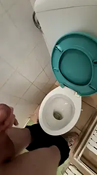 Snapshot of svenpfeifer chatting on 03/22/25, 08:40 svenpfeifer online show from 03/22/25, 08:40