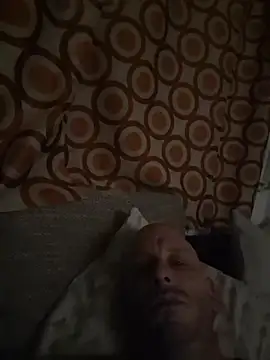 Snapshot of svenpfeifer chatting on 12/15/25, 04:06 svenpfeifer online show from 12/15/25, 04:06