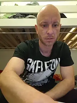 Snapshot of svenpfeifer chatting on 05/09/26, 01:44 svenpfeifer online show from 05/09/26, 01:44