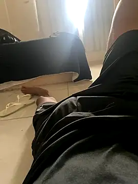 Snapshot of Bfsilva244 chatting on 10/27/25, 06:23 Bfsilva244 online show from 10/27/25, 06:23