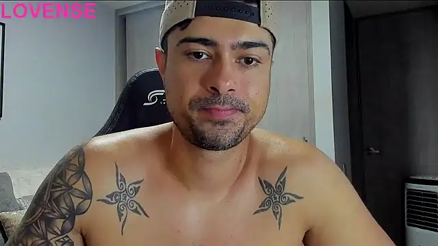 Snapshot of Dante_Storm chatting on 09/21/25, 06:53 Dante Storm online show from 09/21/25, 06:53