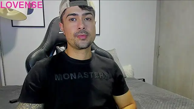 Snapshot of Dante_Storm chatting on 09/25/25, 05:00 Dante Storm online show from 09/25/25, 05:00