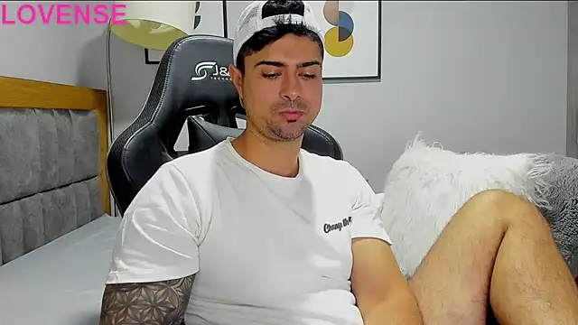 Snapshot of Dante_Storm chatting on 10/16/25, 05:41 Dante Storm online show from 10/16/25, 05:41