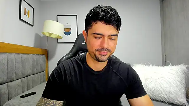 Snapshot of Dante_Storm chatting on 11/06/25, 04:02 Dante Storm online show from 11/06/25, 04:02