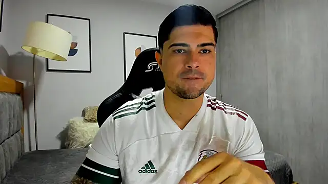 Snapshot of Dante_Storm chatting on 11/11/25, 08:58 Dante Storm online show from 11/11/25, 08:58