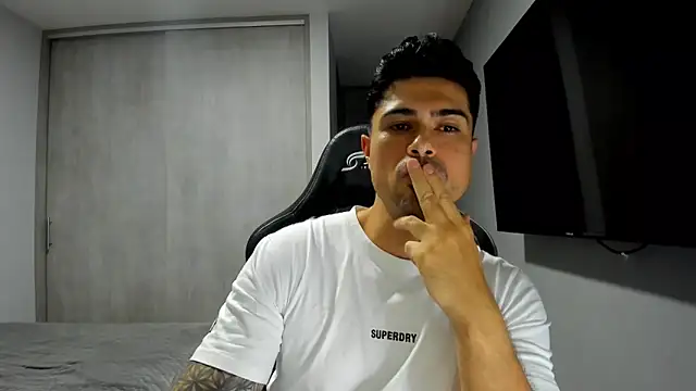 Snapshot of Dante_Storm chatting on 11/22/25, 05:17 Dante Storm online show from 11/22/25, 05:17