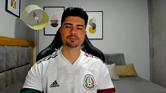 Snapshot of Dante_Storm chatting on 11/25/25, 04:23 Dante Storm online show from 11/25/25, 04:23