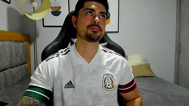 Snapshot of Dante_Storm chatting on 12/04/25, 05:28 Dante Storm online show from 12/04/25, 05:28