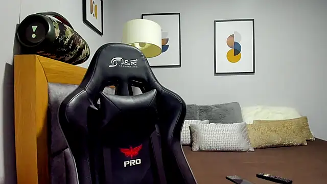 Snapshot of Dante_Storm chatting on 12/14/25, 08:52 Dante Storm online show from 12/14/25, 08:52