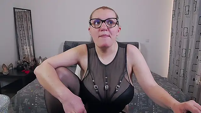 Snapshot of SharronAlexa chatting on 04/01/26, 02:25 SharronAlexa online show from 04/01/26, 02:25