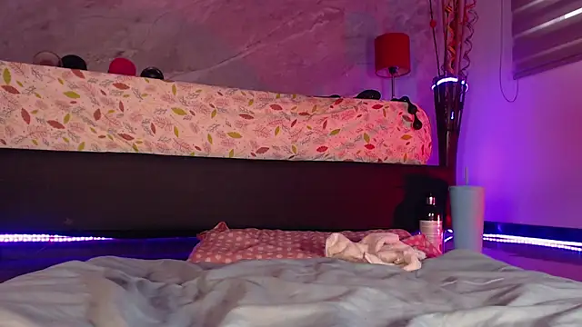 Snapshot of catmolly_ chatting on 04/16/26, 09:39 catmolly online show from 04/16/26, 09:39