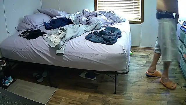 Muffdiver718 online show from 03/18/25, 07:31