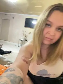 Snapshot of IMHORNYWET chatting on 09/09/25, 05:34 IMHORNYWET online show from 09/09/25, 05:34