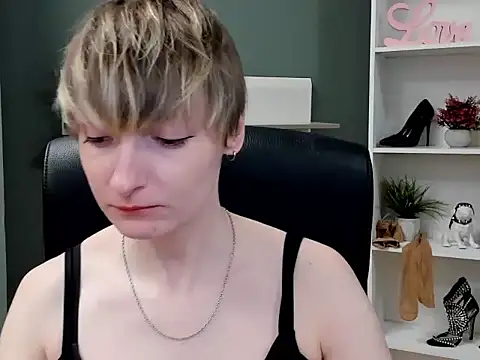 hottieBlair online show from 09/16/25, 06:14