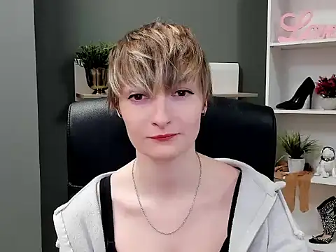 hottieBlair online show from 09/25/25, 06:17