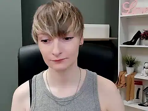 hottieBlair online show from 10/01/25, 06:08