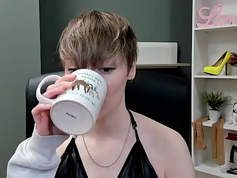 hottieBlair online show from 10/17/25, 06:49