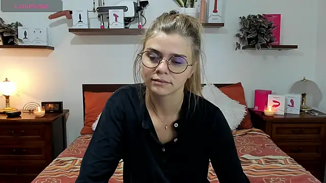 HaleyReedme online show from 10/06/25, 07:17