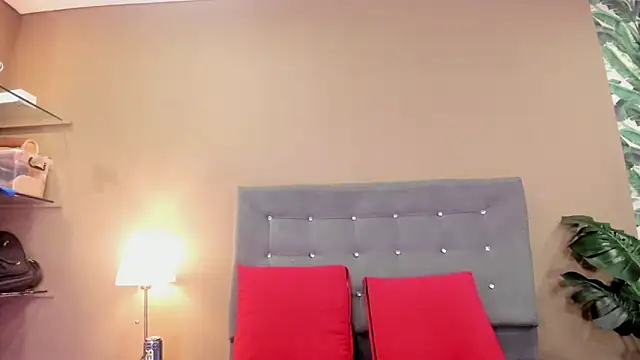 Snapshot of BetsyBennet_ chatting on 02/16/26, 04:52 BetsyBennet online show from 02/16/26, 04:52