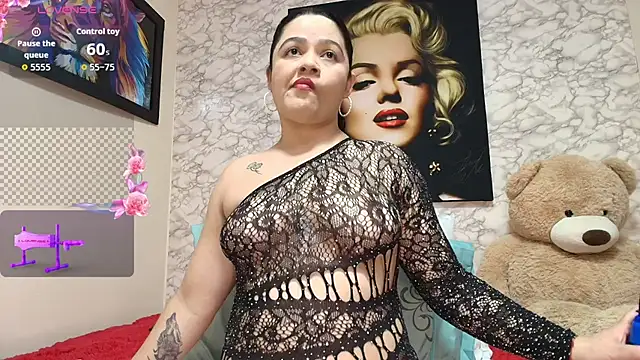 nataliaesmith 24 online show from 10/20/25, 05:35