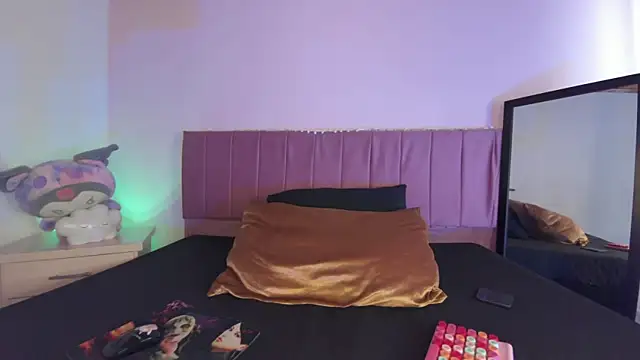 kitty-kryss online show from 09/27/25, 02:11