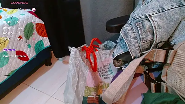 Snapshot of Allison_star1 chatting on 11/20/25, 01:00 Allison star1 online show from 11/20/25, 01:00